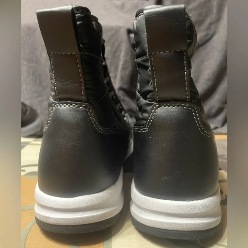 Weatherproof Men’s Lightweight Winter Sneaker Boot 10M Black EUC​